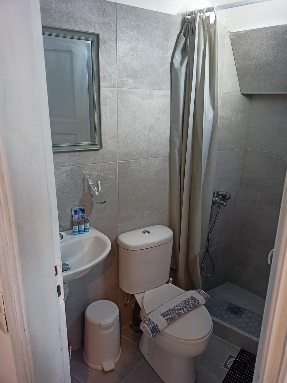 Bathroom, heating