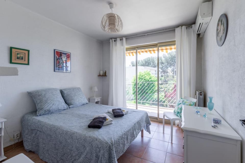 Bright 3 Apartment Near The Sea With Balcony Apartment in Six-Fours-les-Plages