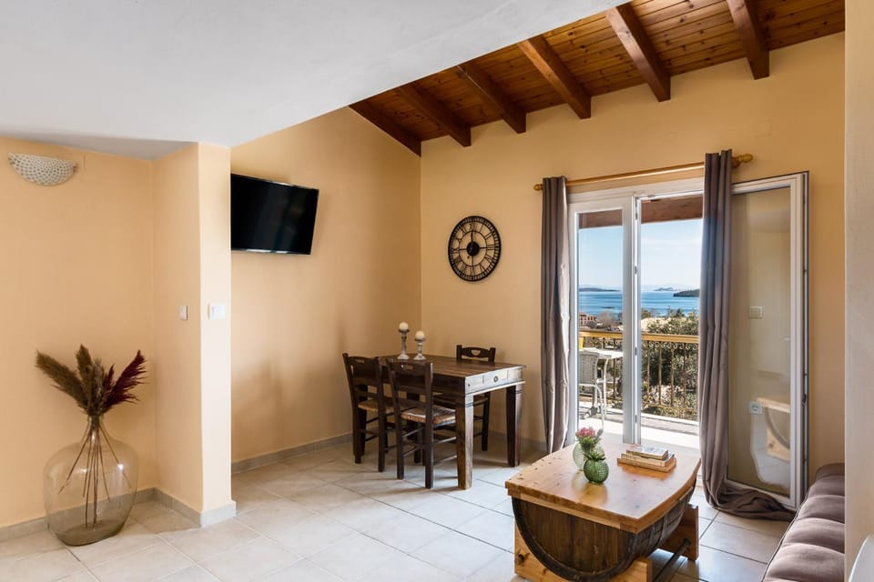 TV and multimedia, Balcony/Terrace, Living room, Seating area, Dining area, Sea view