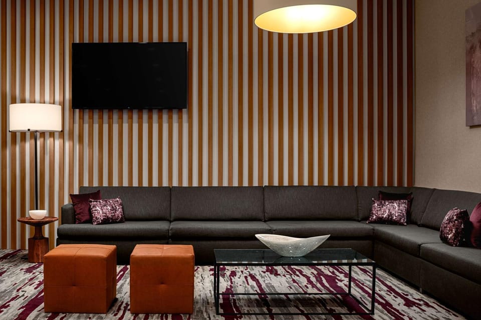 Communal lounge/ TV room, Lobby or reception