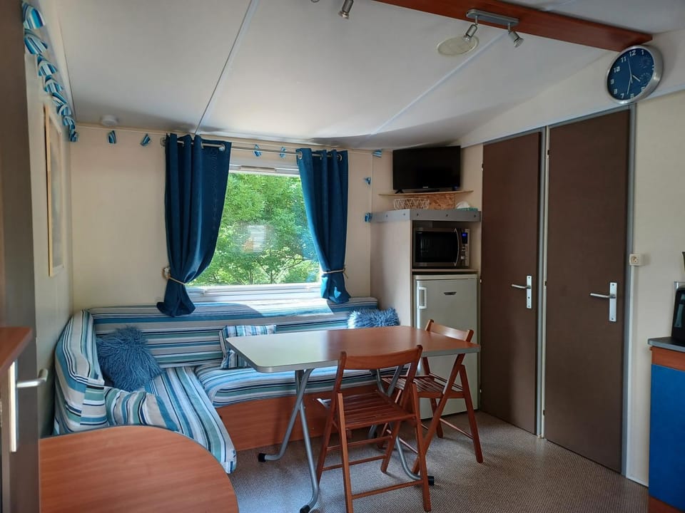 Flo's Mobil-Home Campground/ 
RV Resort in Occitanie
