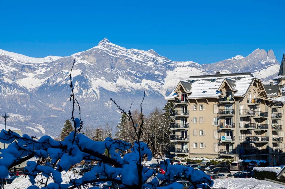 Balcony/Terrace, Mountain view