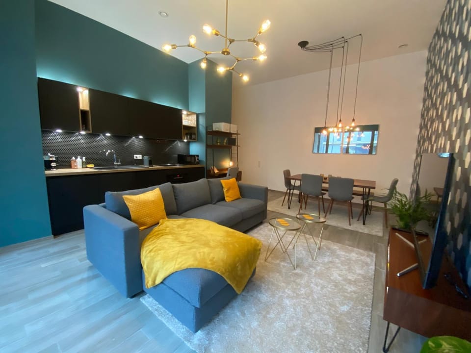 Kitchen or kitchenette, Living room, Dining area