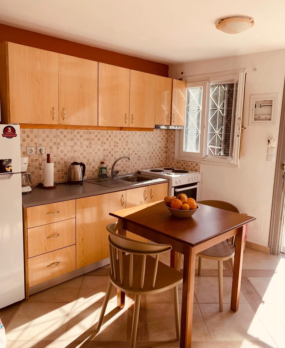Zacharos Elegant Studio Apartment in Leonidio