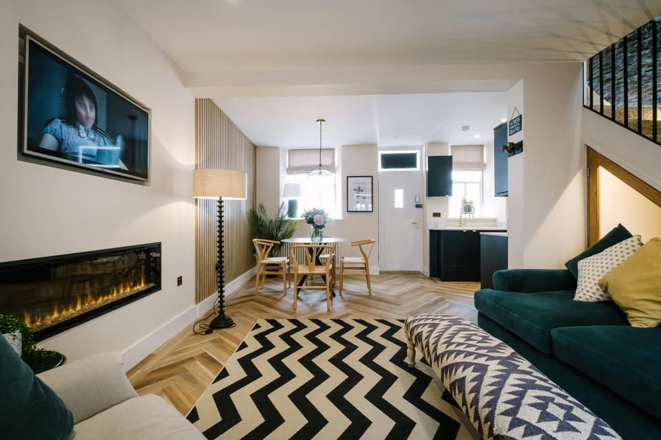 The Den - The White House Windermere - Off-Site Health Club & Spa 2 minute walk away House in Bowness-on-Windermere