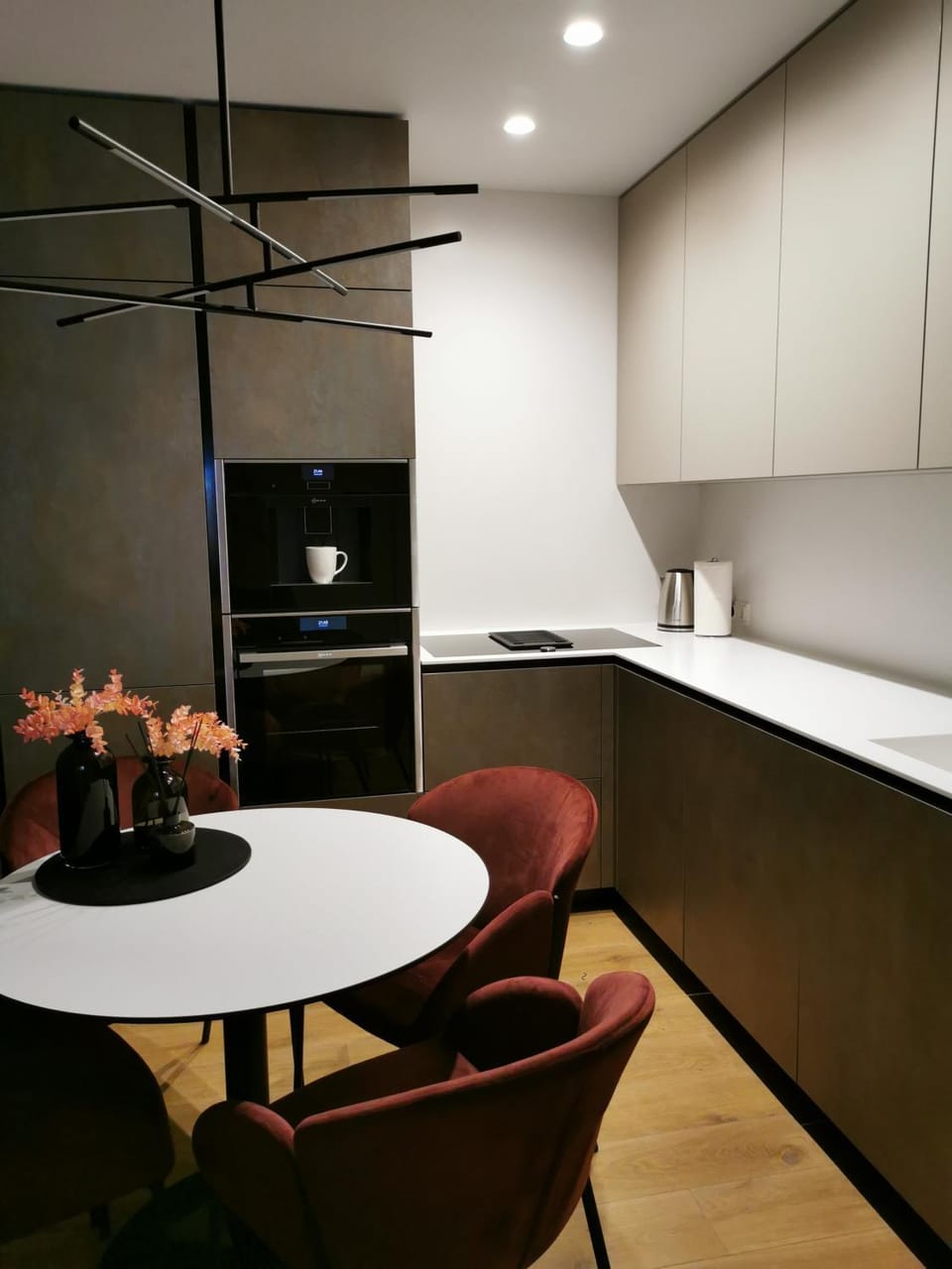 Coffee/tea facilities, Kitchen or kitchenette, Dining area