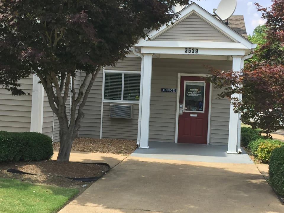Property building, Facade/entrance