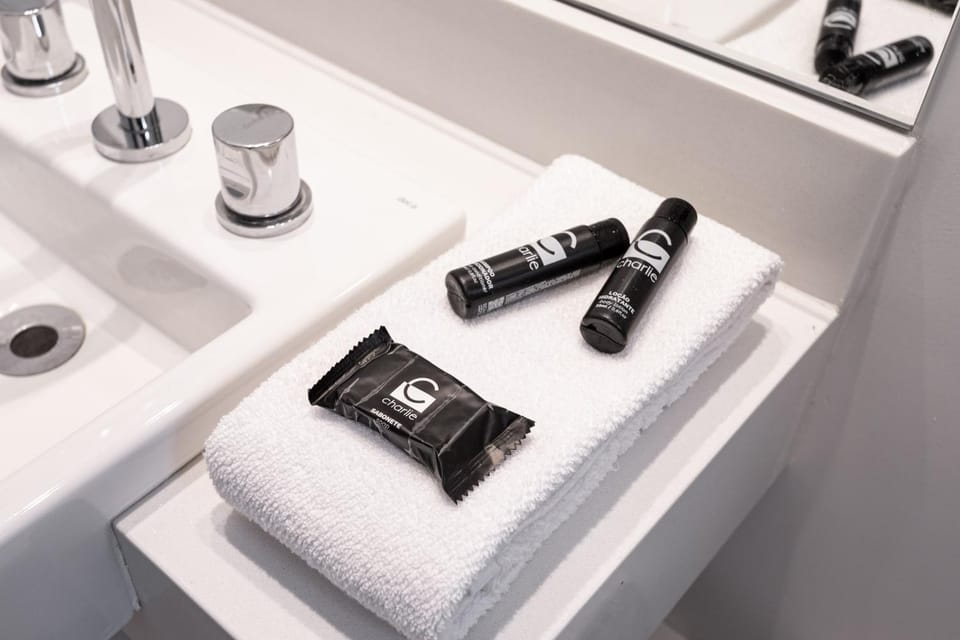 Bathroom, towels