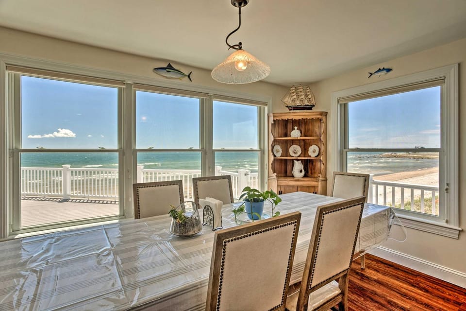 Romantic Retreat on the Sand: Cape Cod Beach House House in Mattapoisett