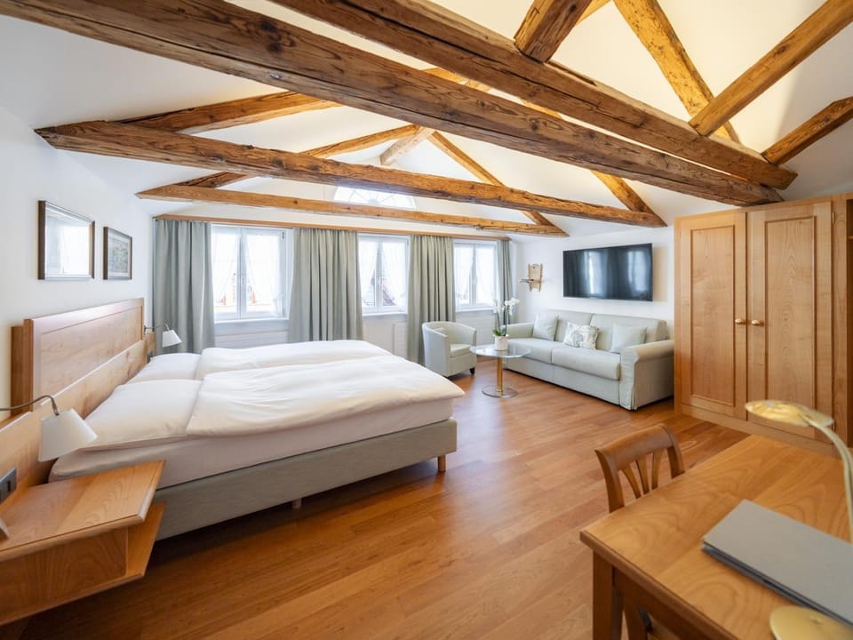 Bed, TV and multimedia, Photo of the whole room, Bedroom, wardrobe