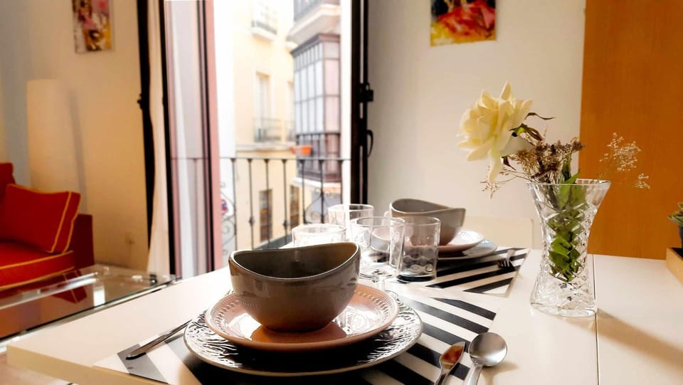 Balcony/Terrace, Decorative detail, Dining area