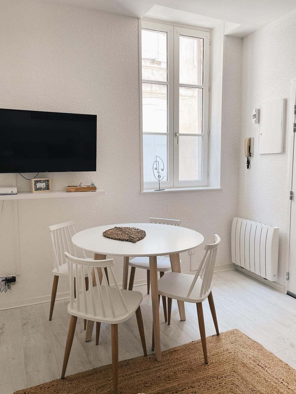 TV and multimedia, Dining area