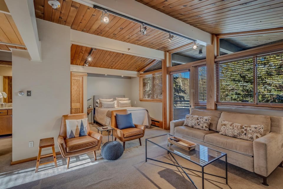 Living room, Bedroom