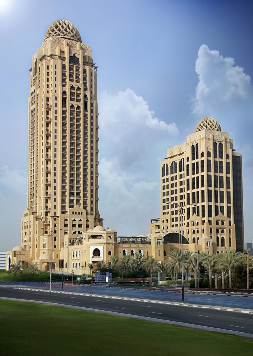Property building, Facade/entrance