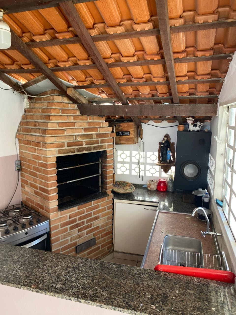 BBQ facilities, oven, stove