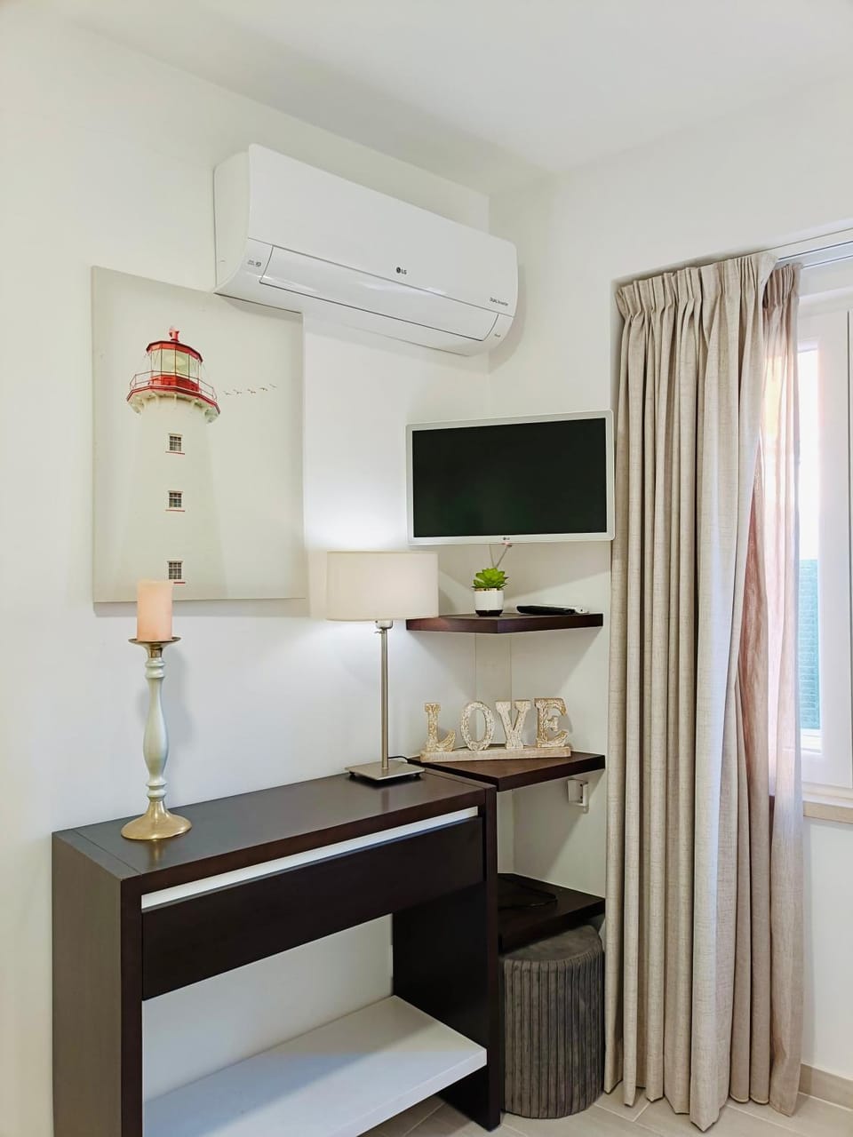 TV and multimedia, Bedroom, air conditioner