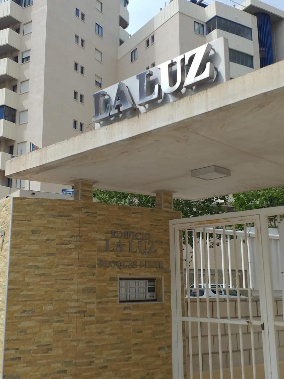 Facade/entrance