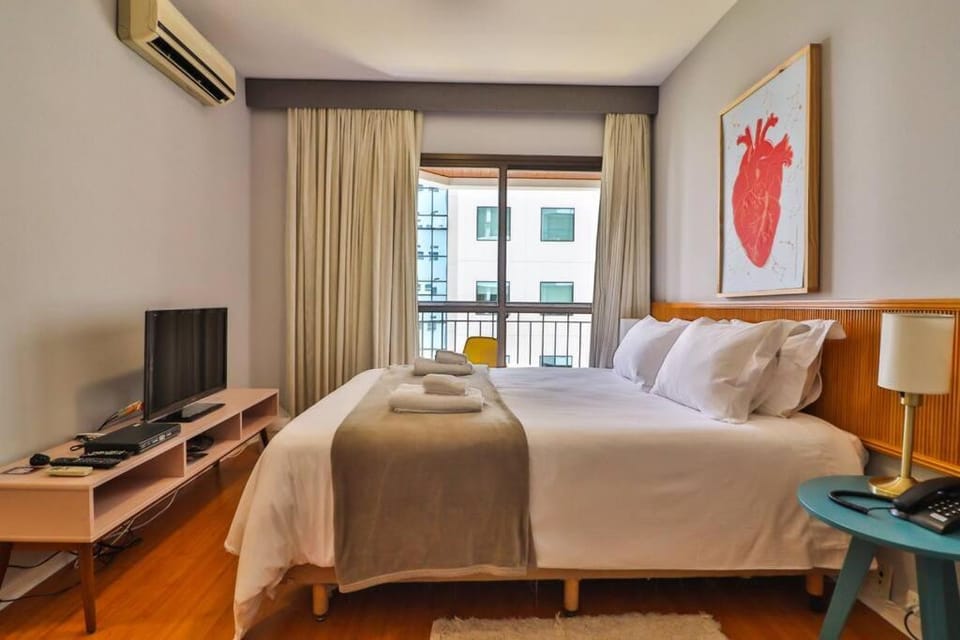 Bed, TV and multimedia, Photo of the whole room, Bedroom, air conditioner