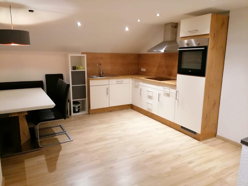 Dining area, kitchen
