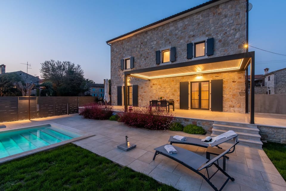 Villa Hizina Veleniki Villa in Istria County