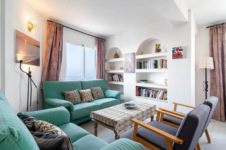 Library, Living room
