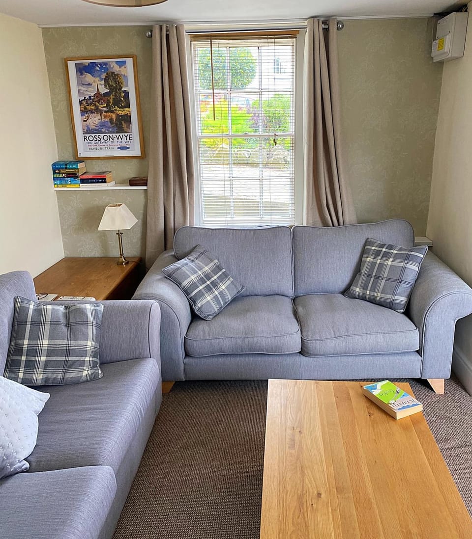 Relaxing Riverside Retreat, Ross on Wye Apartment in Ross-on-Wye