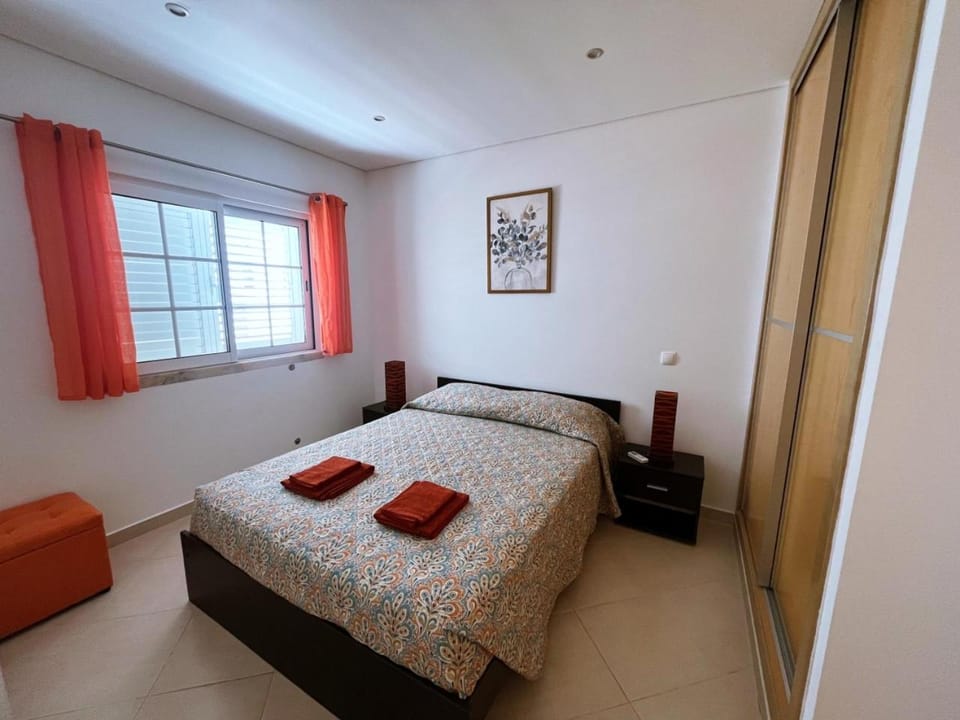 Moradia Fantástica com Piscina a 5 min da Praia House in Monte Gordo