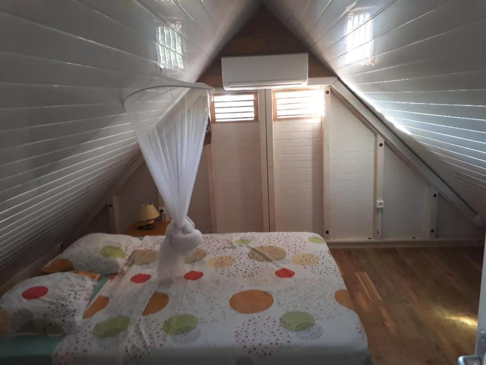 chambre chez l habitant sur la plage les pieds dans l eau, wifi Vacation rental in Les Trois-Îlets