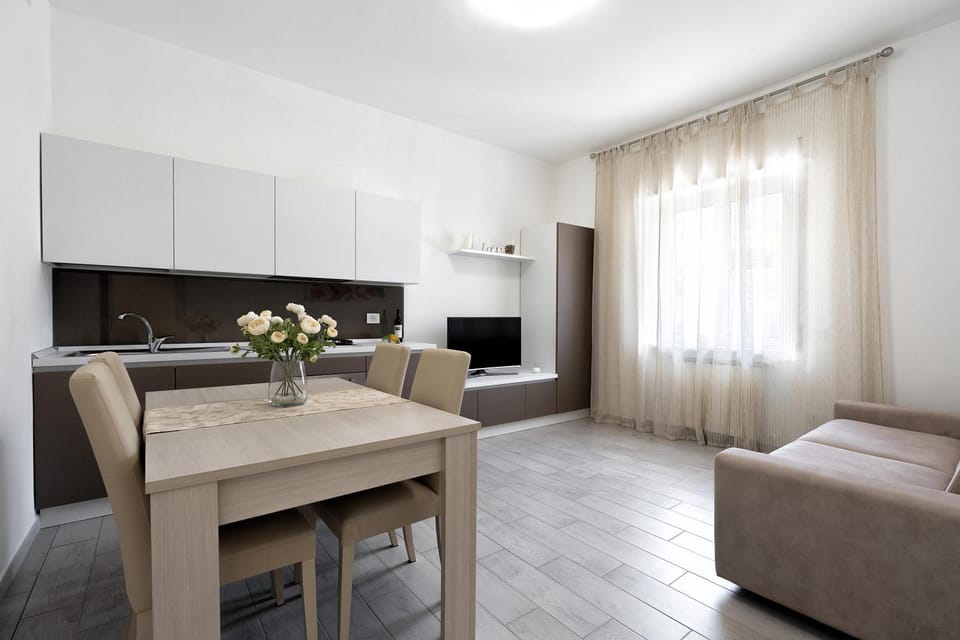 Kitchen or kitchenette, Living room