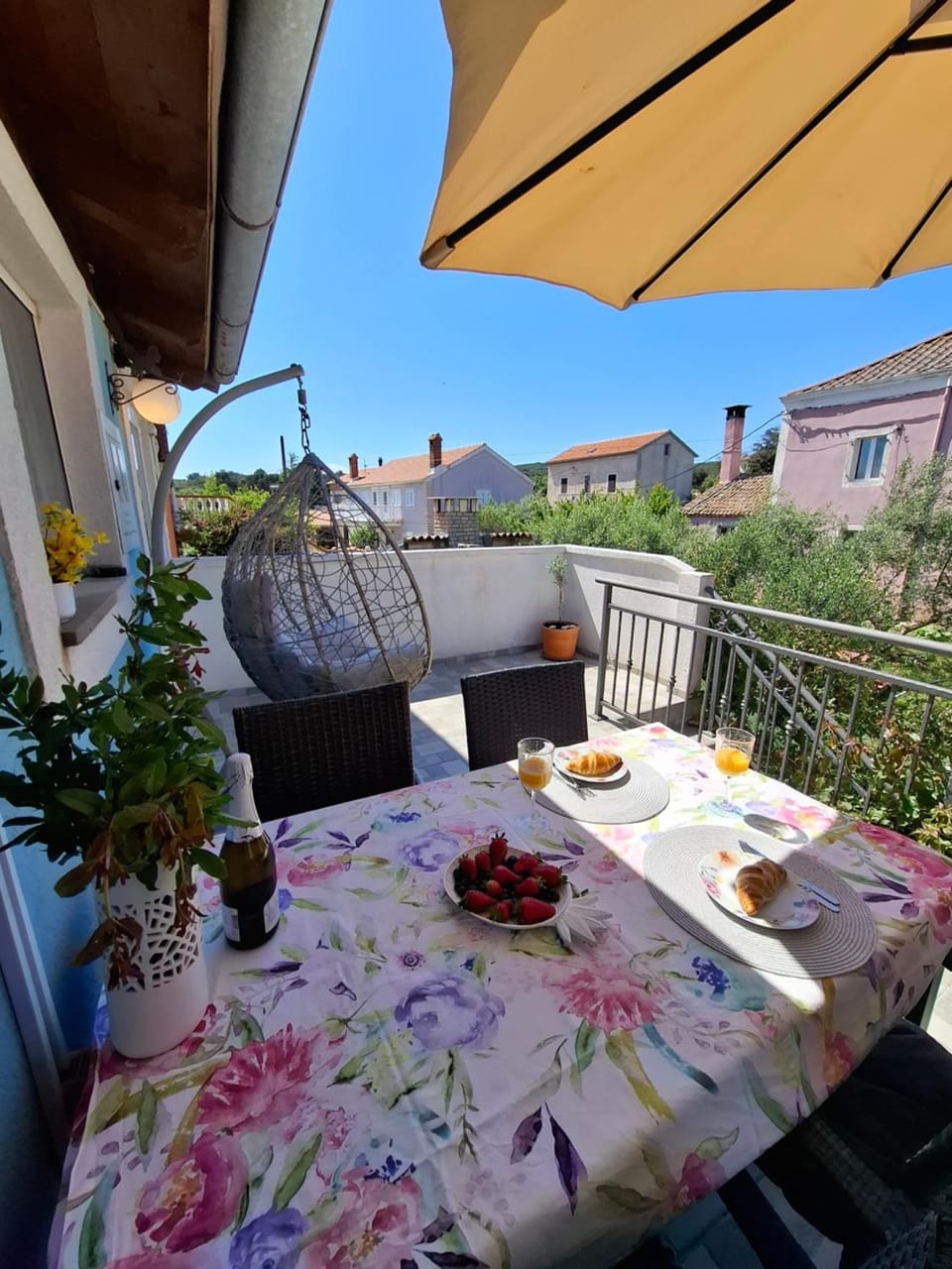 View (from property/room), Balcony/Terrace, Seating area