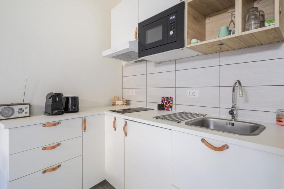 Kitchen or kitchenette, kitchen