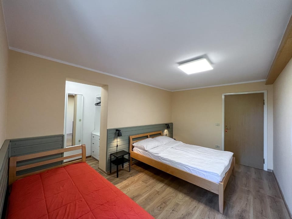 Bedroom, wardrobe