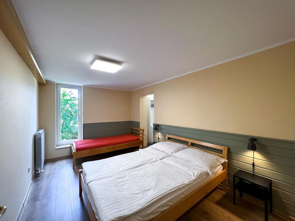 Bedroom, wardrobe