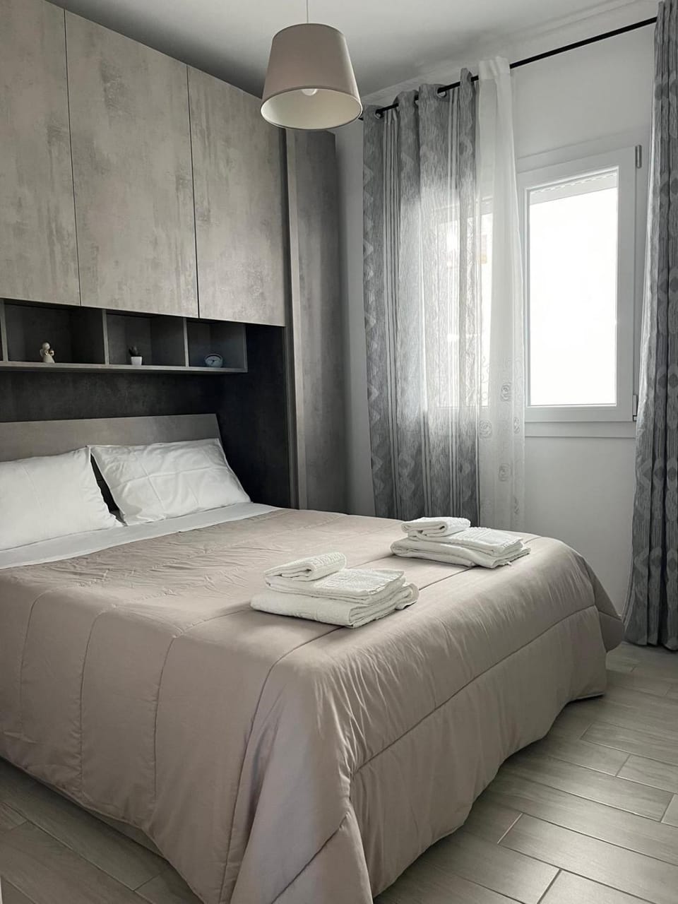 Bed, Photo of the whole room