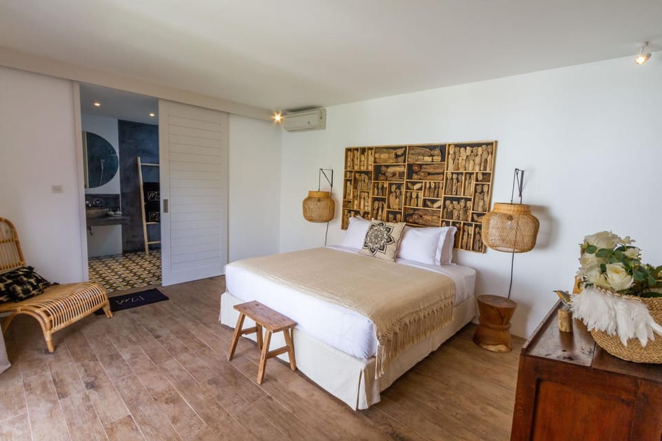 Bed, Bedroom, air conditioner