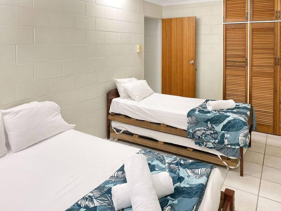 Alma Bay Holiday Unit 4 Apartment in Queensland