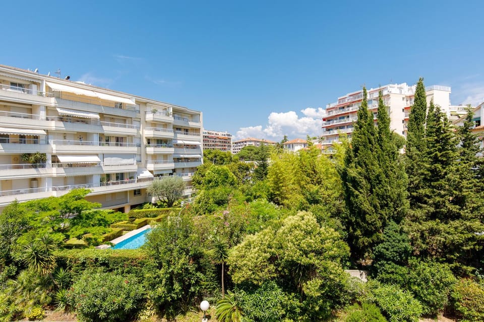 Phoenix YourHostHelper Apartment in Cannes