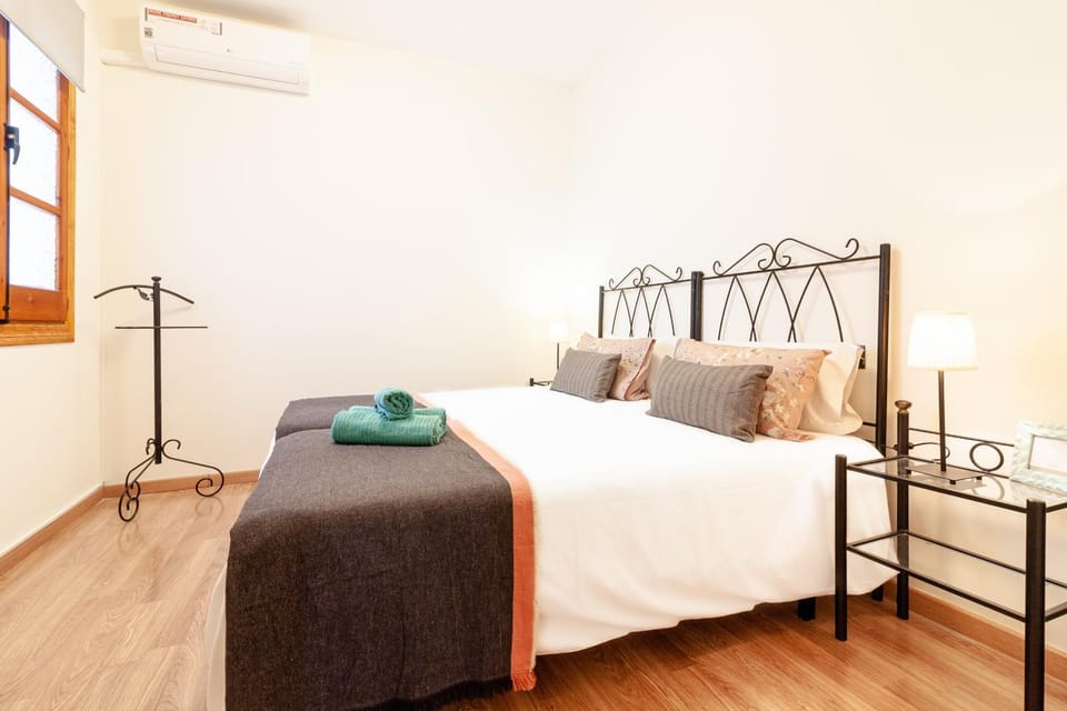 Bed, Bedroom