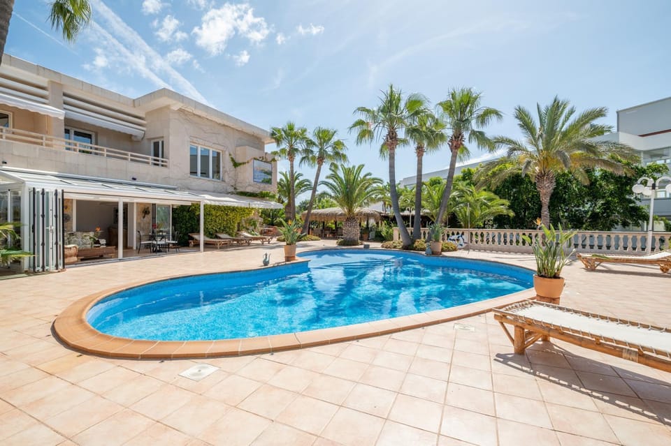 Property building, Swimming pool