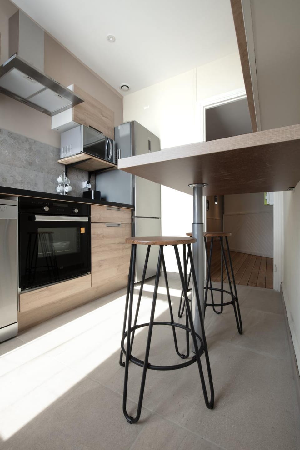 Kitchen or kitchenette, Dining area, stove