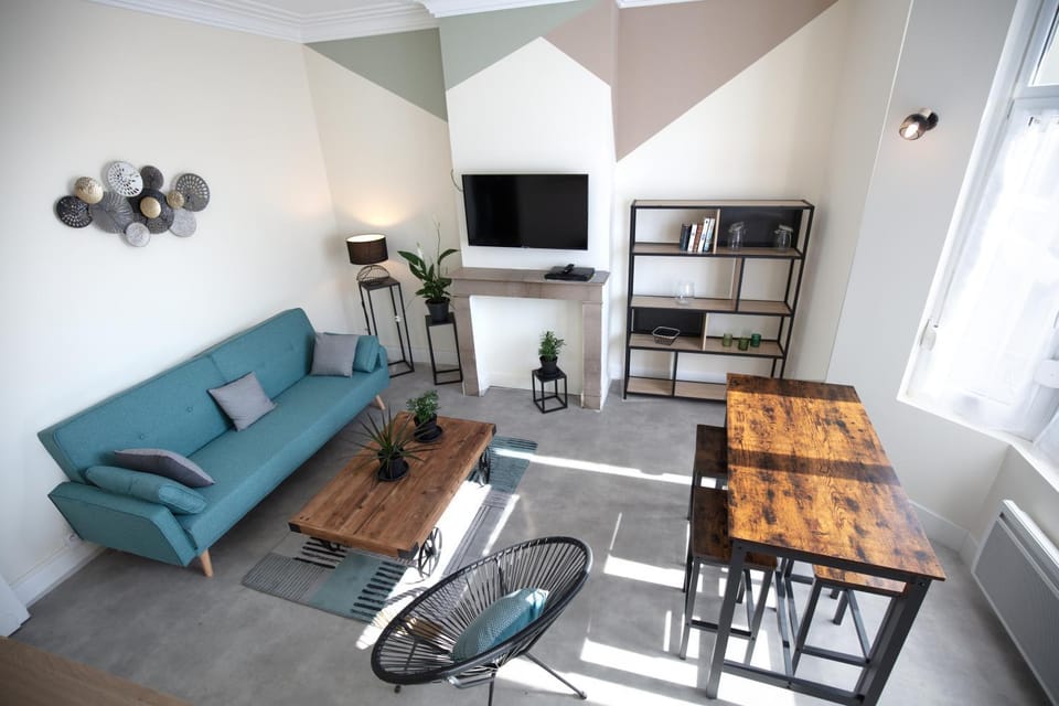 TV and multimedia, Living room, Dining area