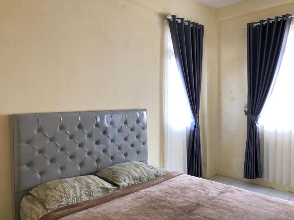 Comfy Emerald Hill Karawang Apartment in West Java