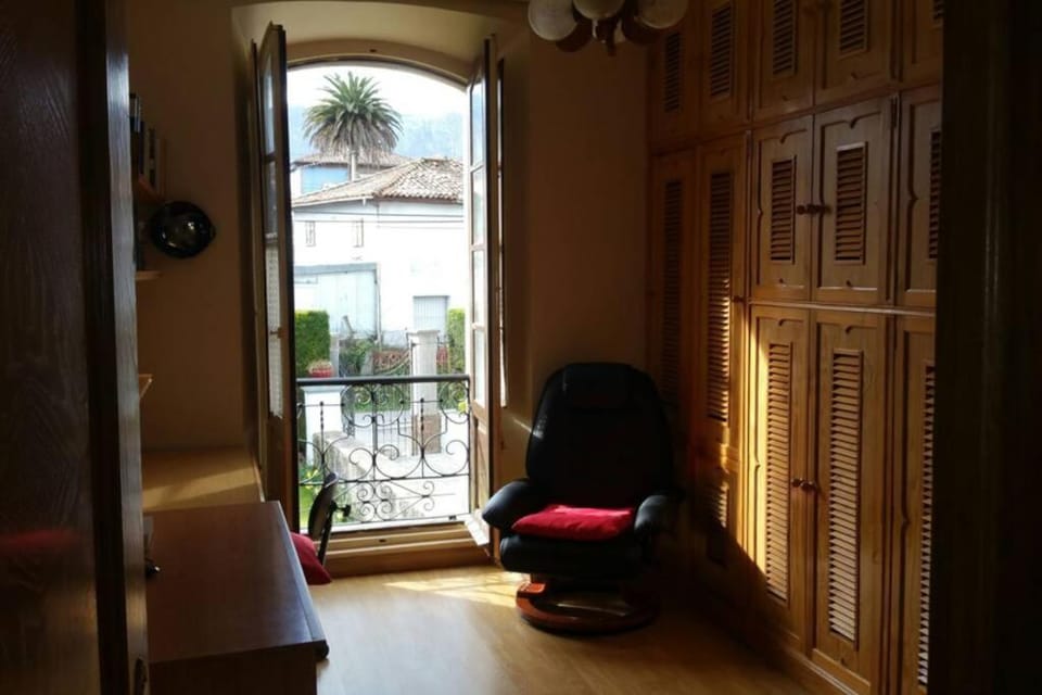 CASA NOGALES junto a PLAYA DE POO y SENDA. WIFI Apartment in Cantabria