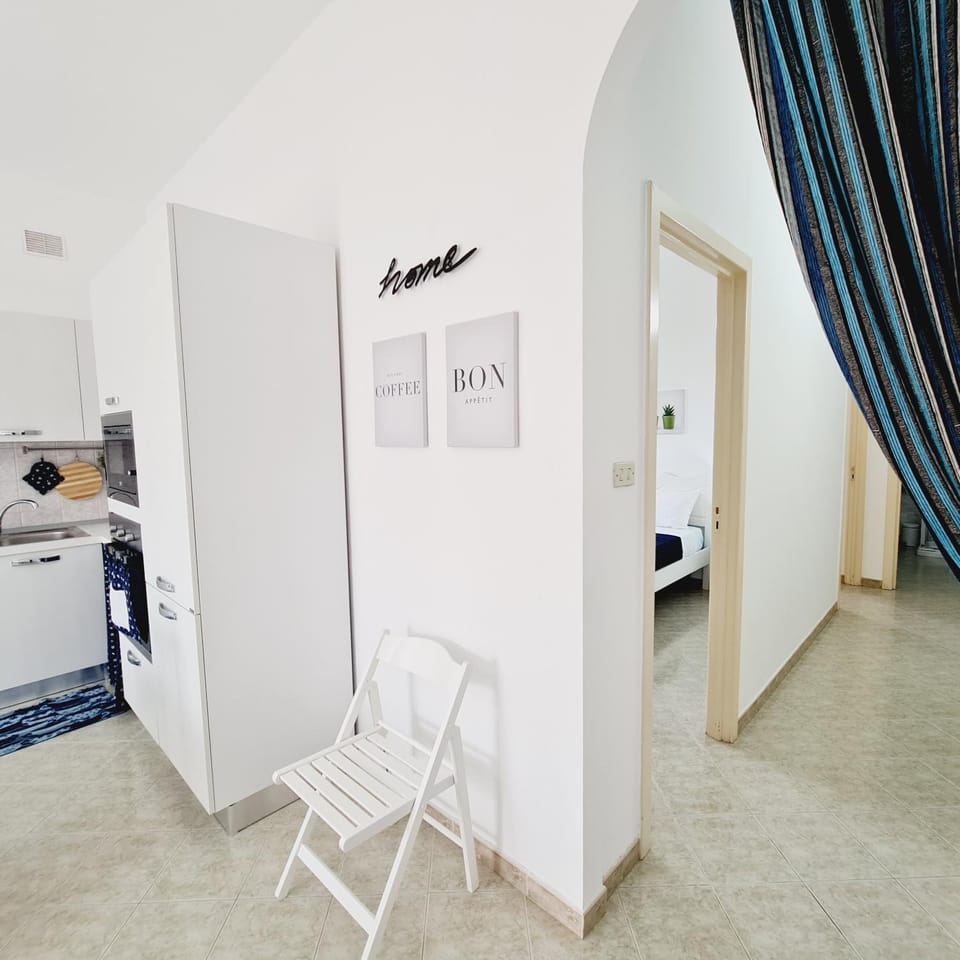 Kitchen or kitchenette, Bedroom