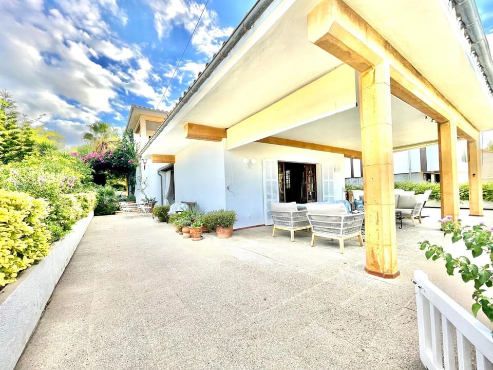 BEACH HOUSE IDEAL FOR CHILDREN House in Raiguer