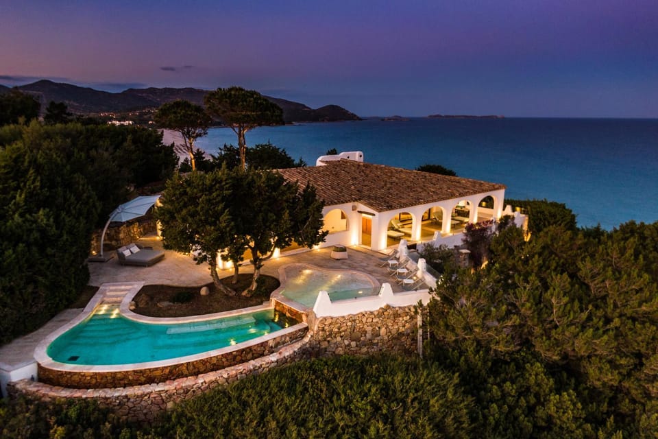 Property building, Bird's eye view, Swimming pool