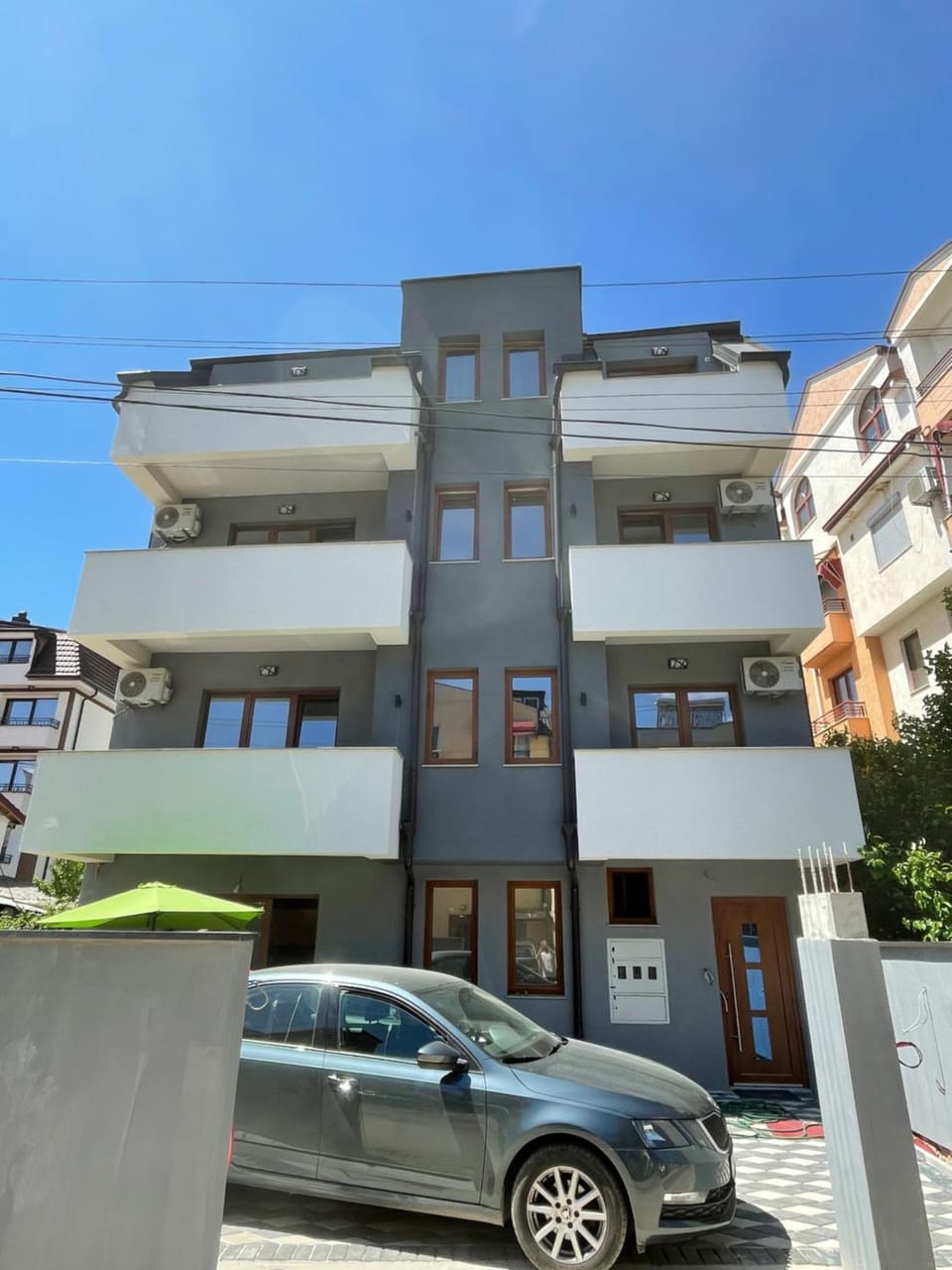 Property building, Facade/entrance