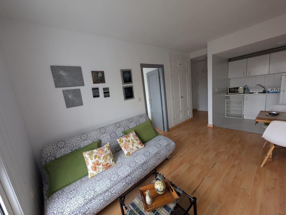 Bed, Living room