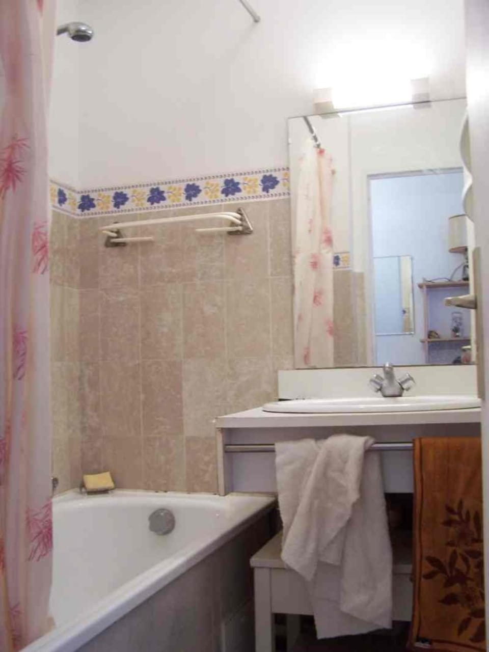 Comfortable Flat With Balcony Cannes City Centre Apartment in Cannes