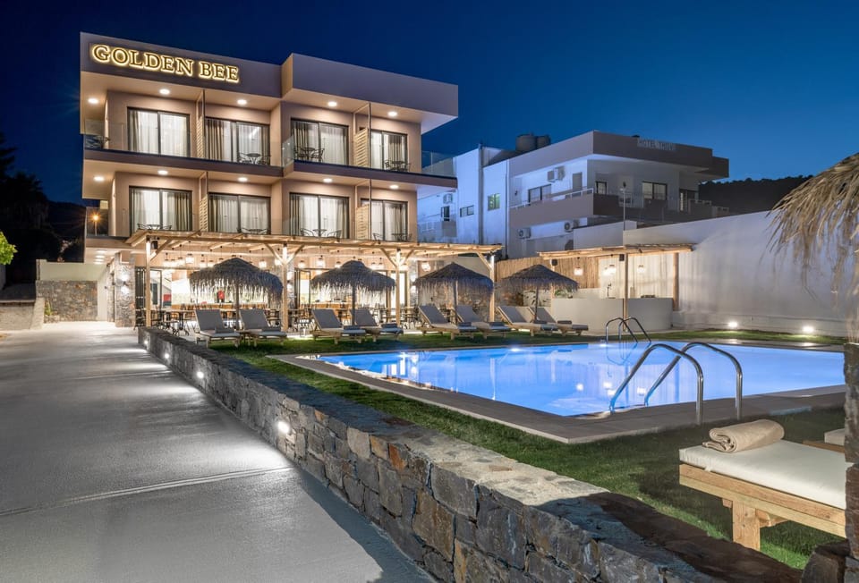 Property building, Swimming pool